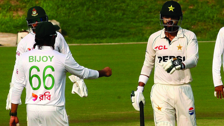 পাকিস্তান বিপক্ষে টেস্ট সিরিজে মাঠে নামার আগে বিশাল দু:সংবাদ পেল বাংলাদেশ