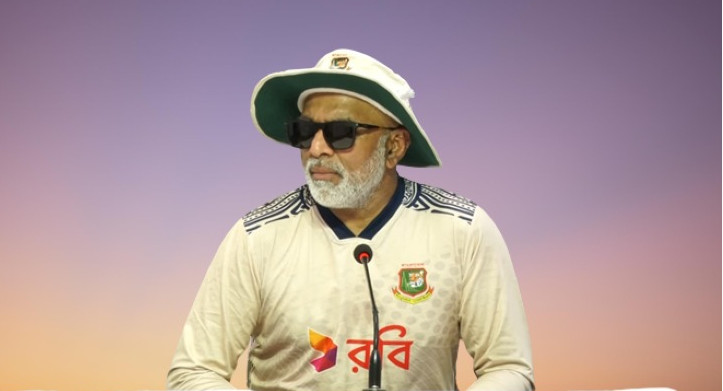 ব্রেকিং নিউজ: চাকরি ছাড়তে রাজি হাথুরুসিংহে