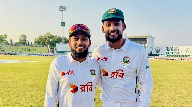 মুশফিককে নিয়ে করা অধিনায়ক শান্ত’র পোস্ট ভাইরাল, ভাসছেন প্রশংসার জোয়ারে