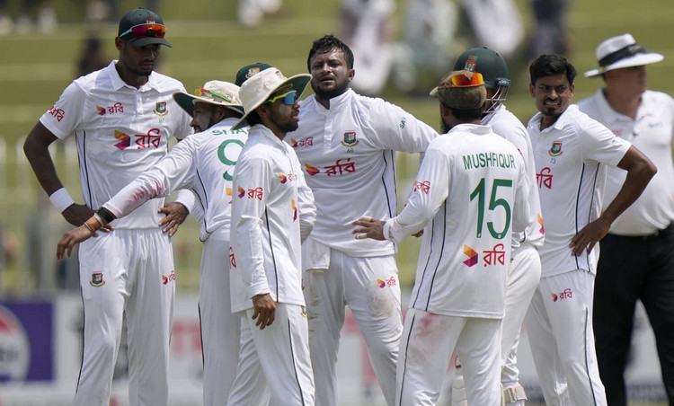 বাংলাদেশকে অতি অল্প রানের টার্গেট দিল পাকিস্তান