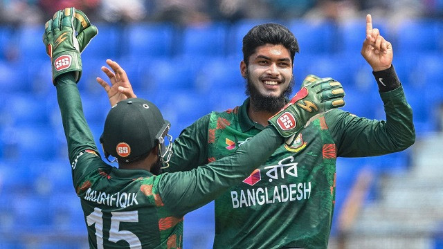 বিশাল মূল্য বিগ ব্যাশে দল পেলেন রিশাদ হোসেন
