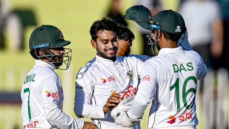 বাংলাদেশ-পাকিস্তান ম্যাচসহ টিভিতে আজকের সকল খেলার সময় সূচি