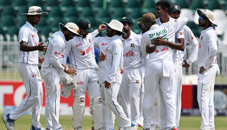 ইতিহাস গড়ে আইসিসি টেস্ট র্যাংকিংয়ে চমক দেখালো বাংলাদেশ, দেখেনিন সর্বশেষ অবস্থান
