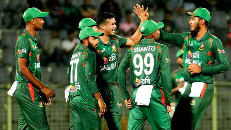মাহমুদউল্লাহকে বাদ দিয়ে ভারতের বিপক্ষে ৩ ম্যাচের টি-টোয়েন্টি সিরিজের জন্য বাংলাদেশের দল ঘোষণা