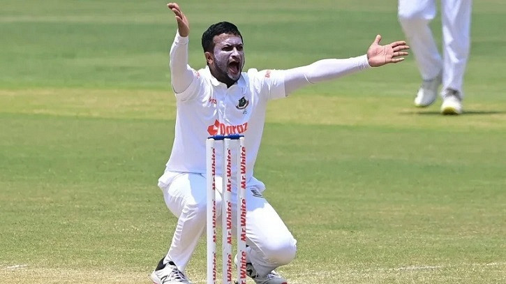 কাউন্টি ক্রিকেটে সারের হয়ে সাকিবের ব্যাটারদের বুকে কাঁপন ধরানো বোলিং, দেখেনিন কত উইকেট পেলেন