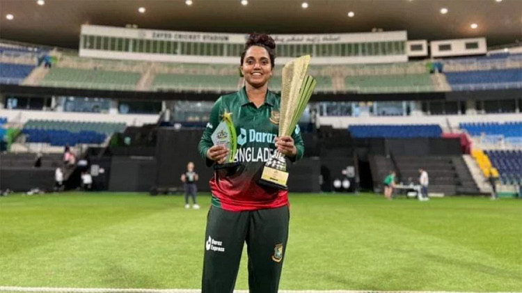 টি-টোয়েন্টিতে বাংলাদেশের প্রথম ক্রিকেটার হিসেবে সেঞ্চুরি করলেন নিগার সুলতানা