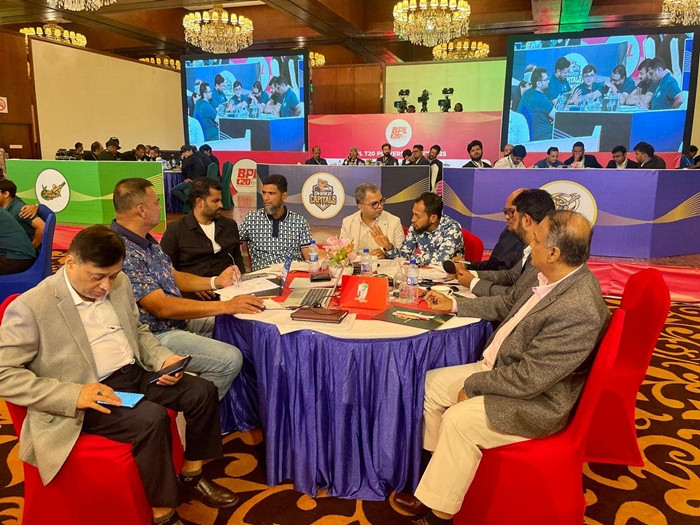 বিপিএল নিলামে সবচেয়ে বেশি টাকা খরচ করে দেশি-বিদেশী দুর্দান্ত ক্রিকেটার নিয়ে দল গড়লো বরিশাল