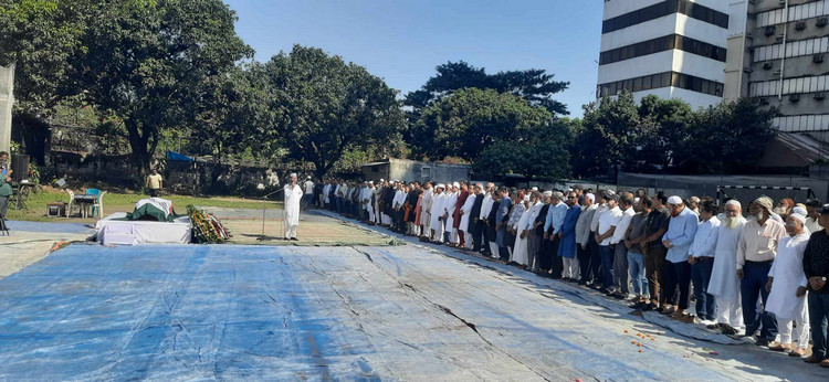 জানাজা শেষে বাংলাদেশ দলের অধিনায়কের রাজসিক বিদায়