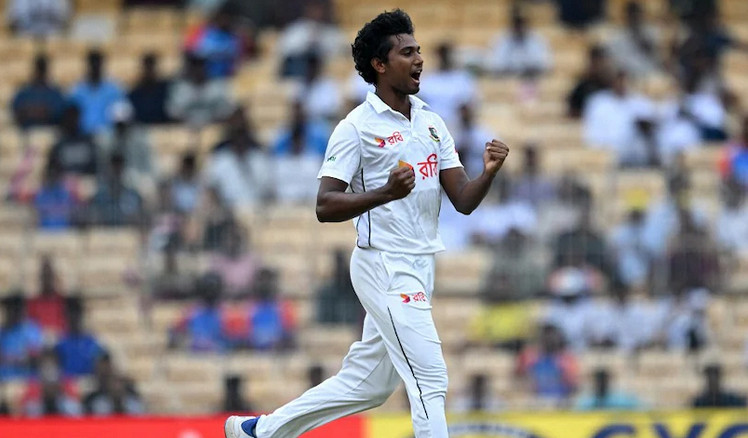 দিনের শুরুতেই হাসান মাহমুদের জোড়া আঘাত, দেখেনিন সর্বশেষ স্কোর
