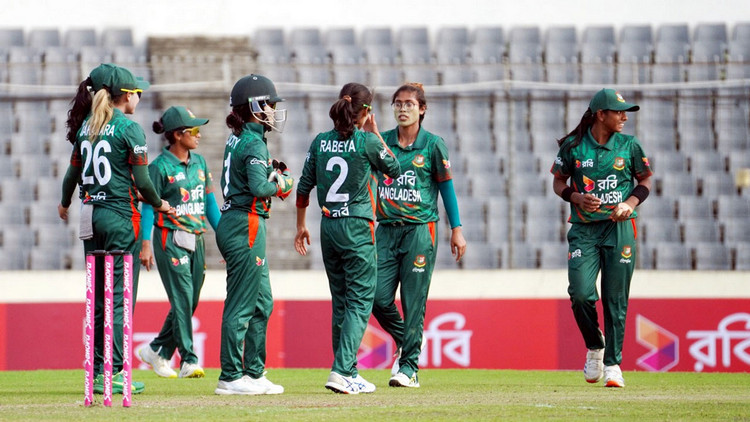 দুর্দান্ত বোলিং বাংলাদেশকে মাঝাড়ি রানের টার্গেট দিল আয়ারল্যান্ড
