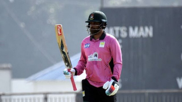 তামিমের ব্যাটিং তাণ্ডব: শেষ হলো ম্যাচ, দেখেনিন ফলাফল