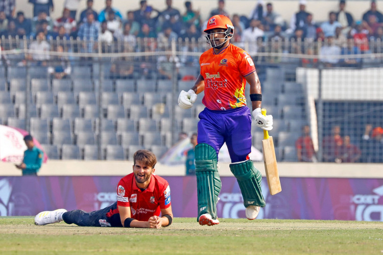 ইয়াসির আলি ও বিজয়ে ঝড়ো ব্যাটিংয়ে বরিশালকে বিশাল রানের টার্গেট দিল রাজশাহী
