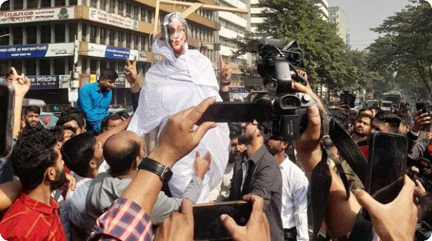 কারওয়ান বাজারে থমথমে পরিস্থিতি, ঘটলো অবিশ্বাস্য ঘটনা