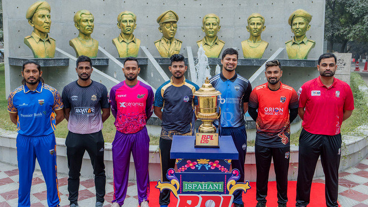 বিপিএল শুরুর আগে দেখেনিন সাত দলের স্কোয়াড, অধিনায়ক ও কোচিং প্যানেলে যারা