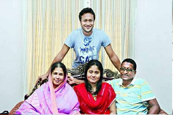 গোয়েন্দা তথ্য প্রকাশ: বিশাল অভিযোগে অভিযুক্ত সাকিব আল হাসানের মা শিরিন আক্তার