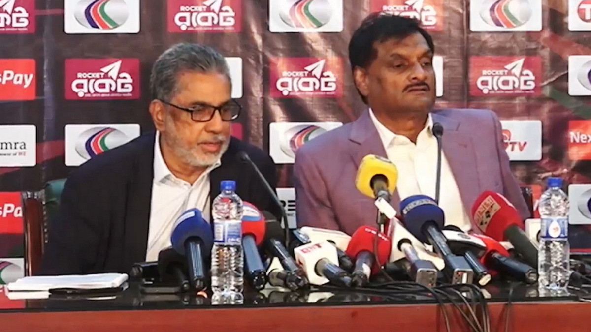 বিপিএলে পারিশ্রমিক বিতর্ক: রাজশাহী ও অন্যান্য দল নিয়ে যা জানালো বিসিবি