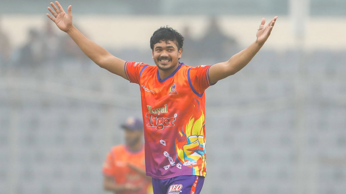 রেকর্ডবুক এলোমেলো করে নতুন ইতিহাস লিখেলেন তাসকিন