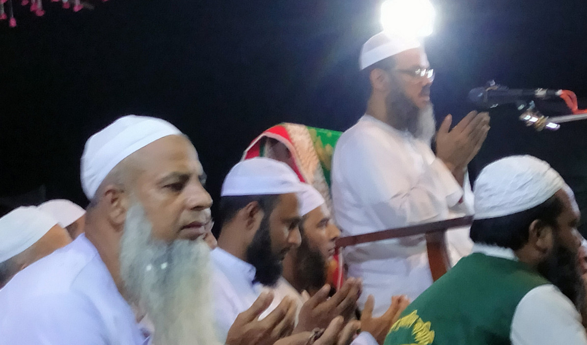 বিশ্ব ইজতেমায় আখেরি মোনাজাতের সময় পড়লো ড্রোন