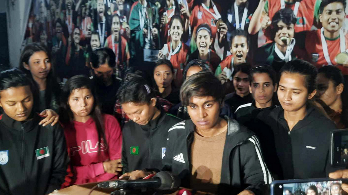 কোচ-ফুটবলার দ্বন্দ্ব, বৃহস্পতিবার প্রতিবেদন হস্তান্তর