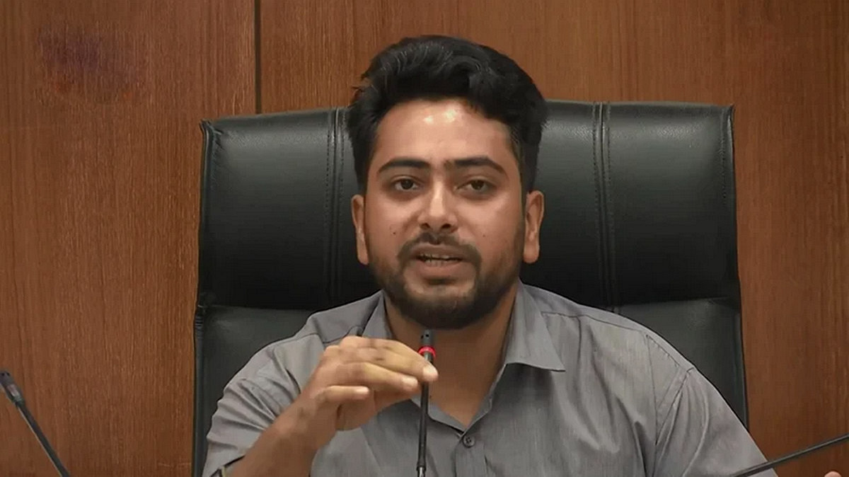নাহিদ ইসলাম পদত্যাগ করছেন, নতুন রাজনৈতিক দলের পরিকল্পনা