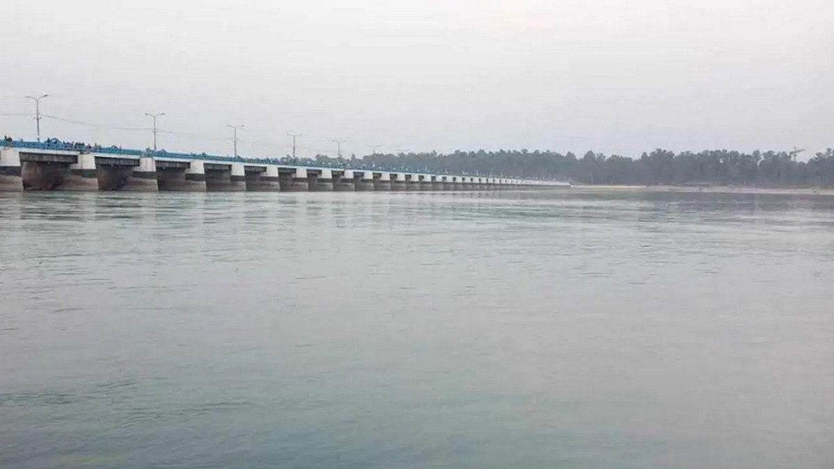 তিস্তা নদীতে পানির স্তর বেড়ে গেছে, খুলে দেওয়া হয়েছে ৬টি জলকপাট