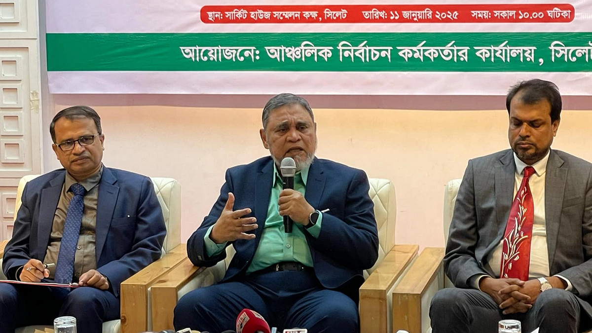 আওয়ামী লীগ নিবন্ধন বাতিলের দাবি যা জানালো নির্বাচন কমিশনার