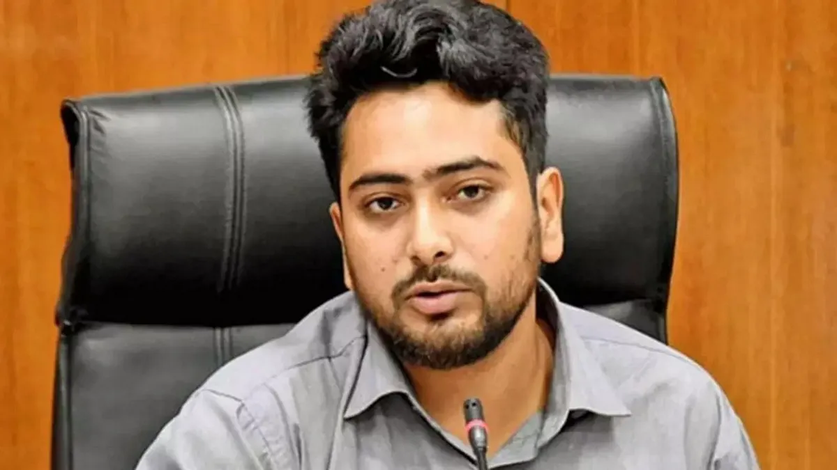 নাহিদ ইসলামের পদত্যাগের সময় জানা গেল