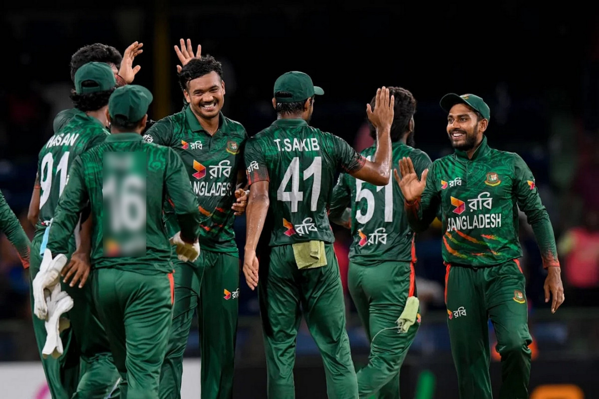 বোলিংয়ে বাংলাদেশ, দেখেনিন সর্বশেষ স্কোর