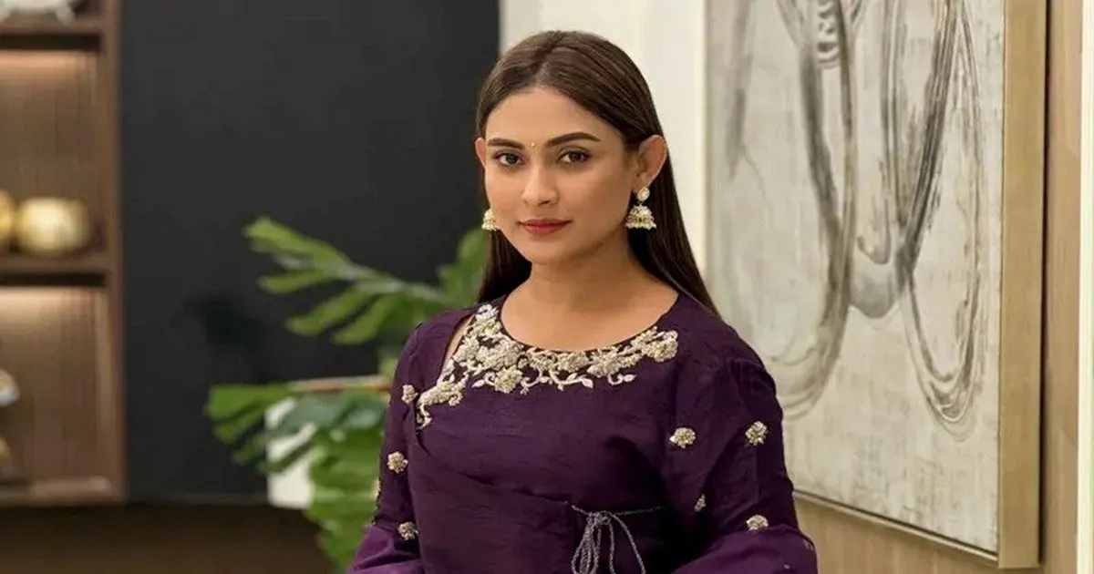 অবশেষে নির্মাতা কে বিয়ে করছেন মেহজাবীন