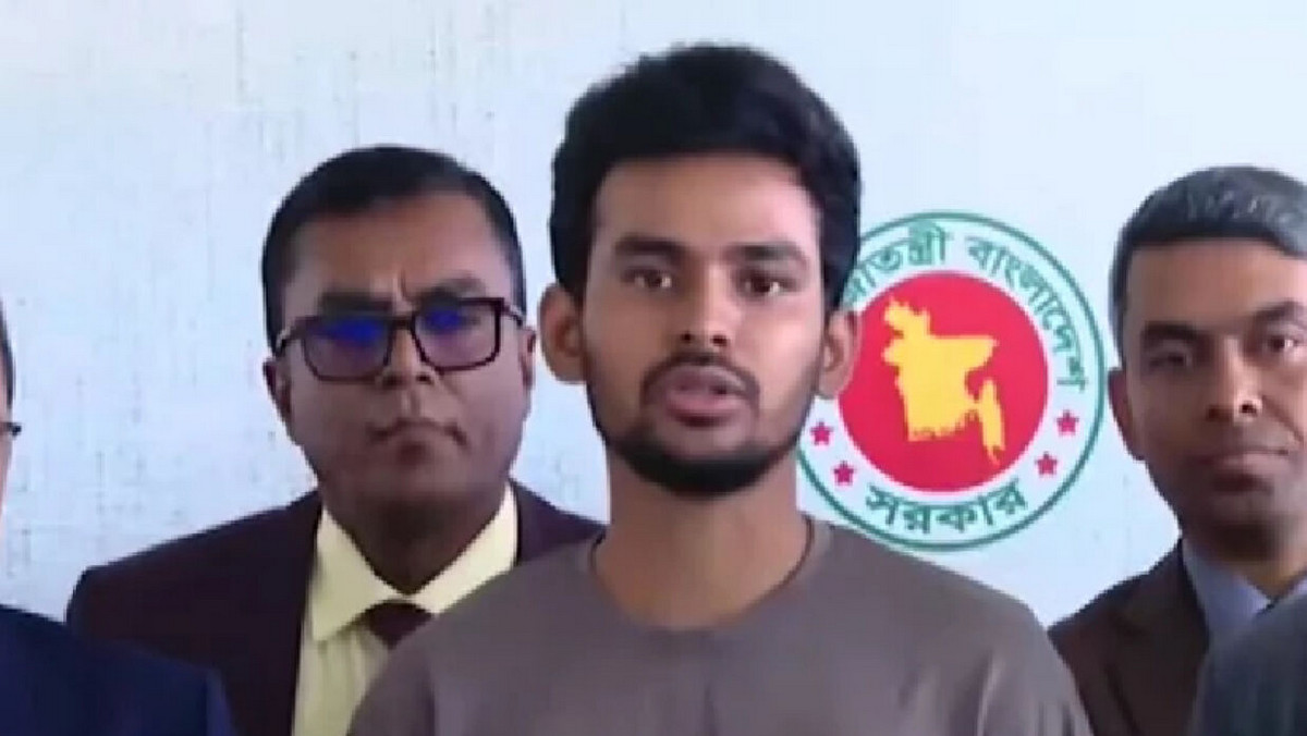আওয়ামী লীগের স্থানীয় স্নির্বাচনে অংশগ্রহণ নিয়ে উপদেষ্টা আসিফ মাহমুদ