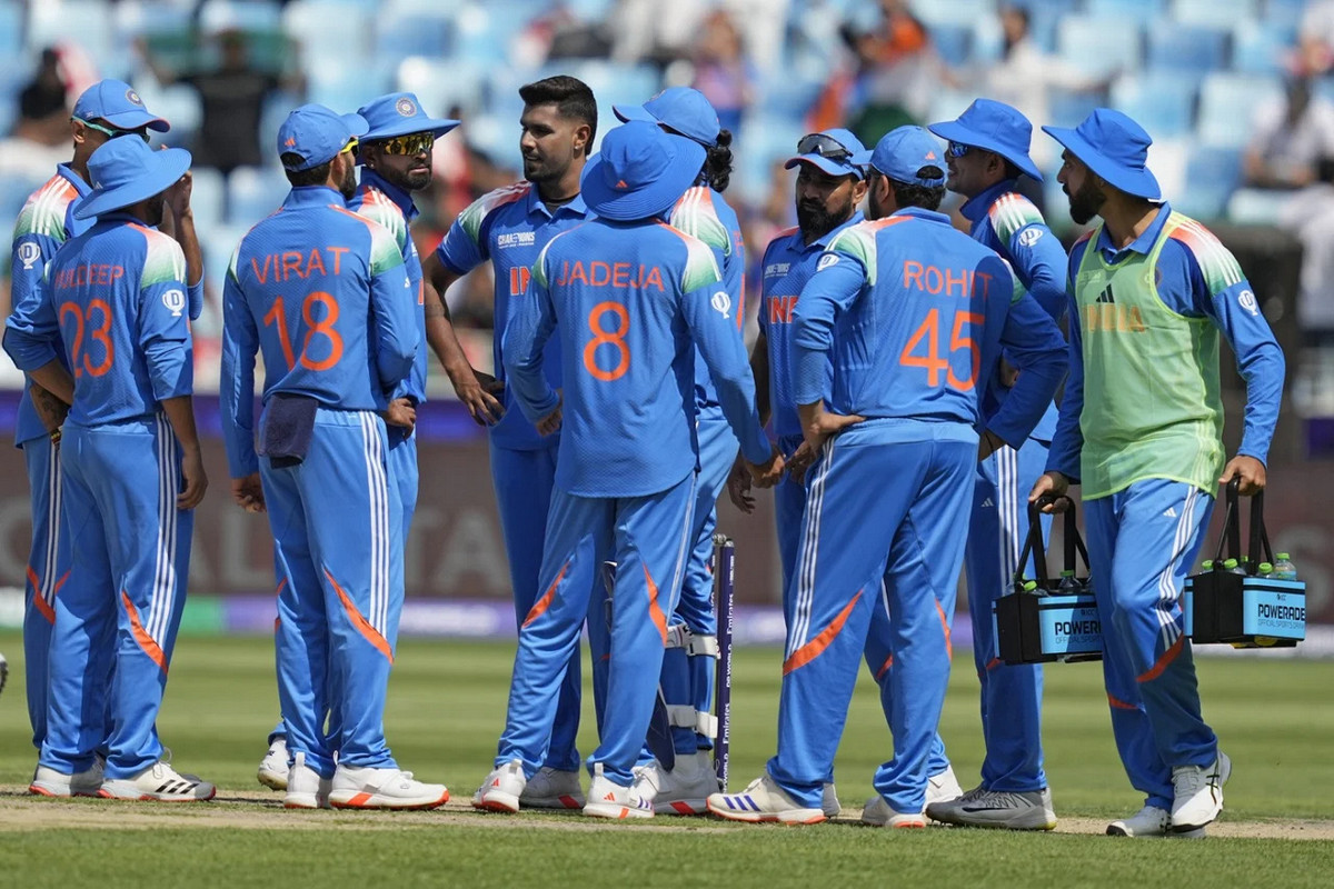ব্যাটিং বিপর্যয়ে বাংলাদেশ