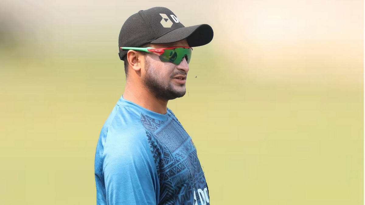 দেশে ফিরছেন সাকিব