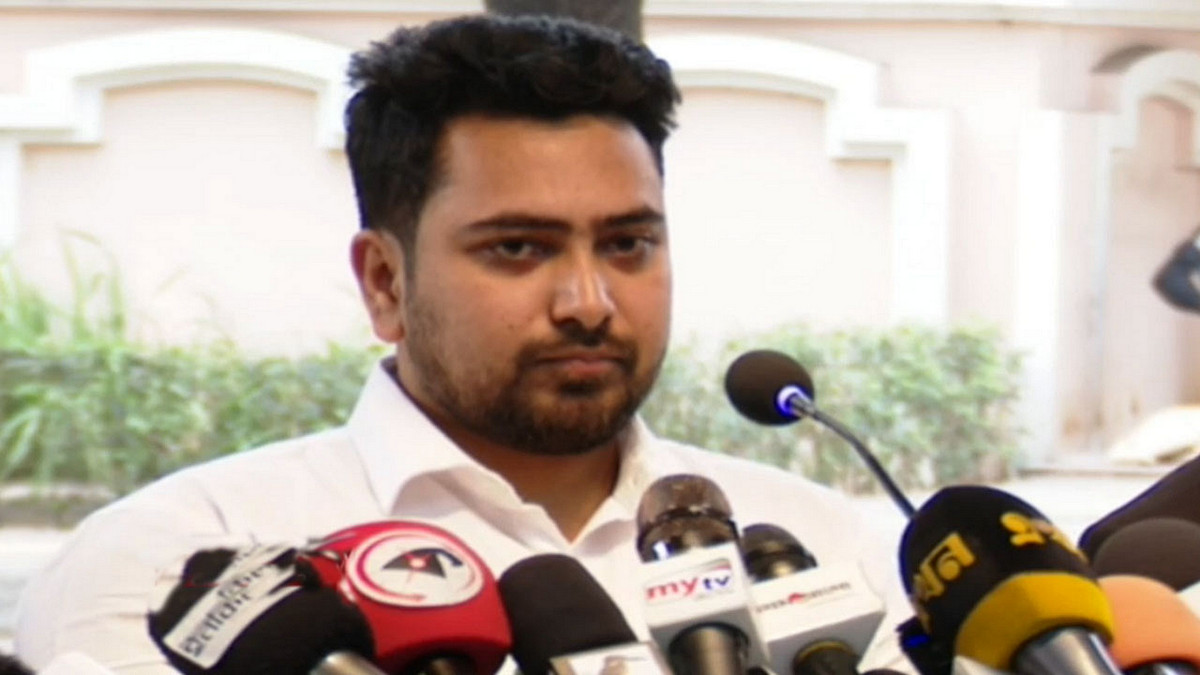 পদত্যাগ করে যা বললেন নাহিদ ইসলাম