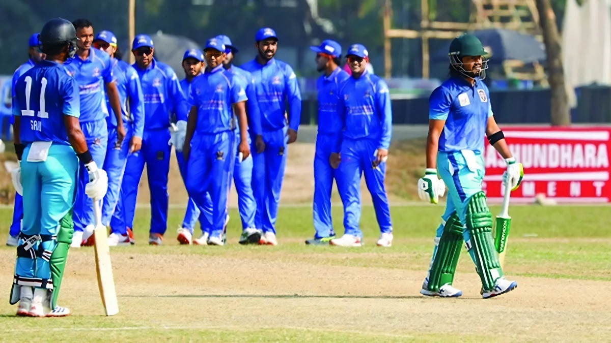 দিনের শুরুতেই টিভিতে আজকের খেলা