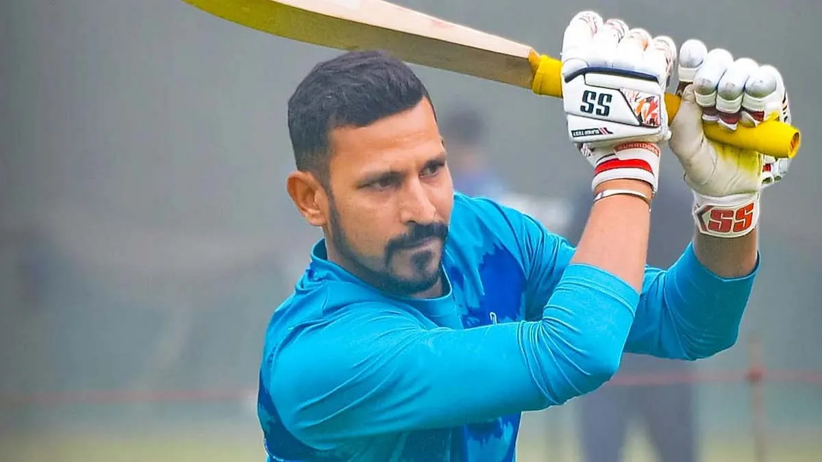 নাসির হোসেনের ক্রিকেটে প্রত্যাবর্তন: নিষেধাজ্ঞা কাটিয়ে মাঠে ফিরলেন