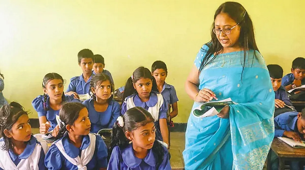প্রাথমিক বিদ্যালয়ের শিক্ষকদের আলাদা বেতন স্কেলের উদ্যোগ নিয়েছে সরকার