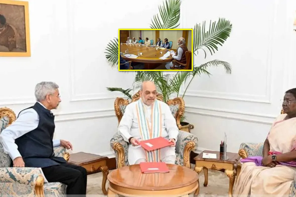 রাষ্ট্রপতির কাছে জমা দুটি লাল ফাইল জমা: নতুন সংকেত?