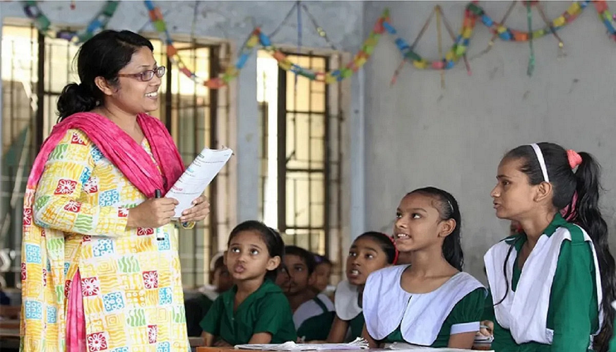 সুখবর পেলেন শিক্ষকরা: সরকারী পদমর্যাদা বাড়লো