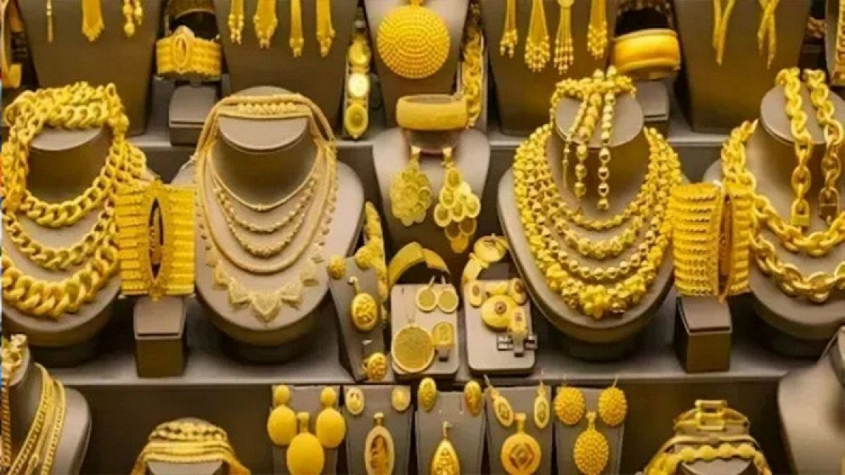 ৯ দিনে সোনার দাম কমলো ২৯০ ডলার