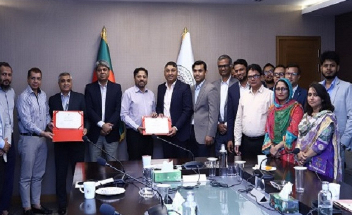 ঢাকা স্টক এক্সচেঞ্জে দুই ব্রোকারেজ হাউজ পেল ফিক্স সার্টিফিকেশন
