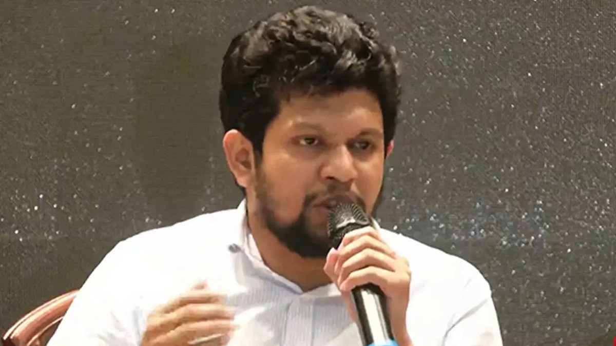 দুঃখ প্রকাশ করলেন উপদেষ্টা মাহফুজ আলম