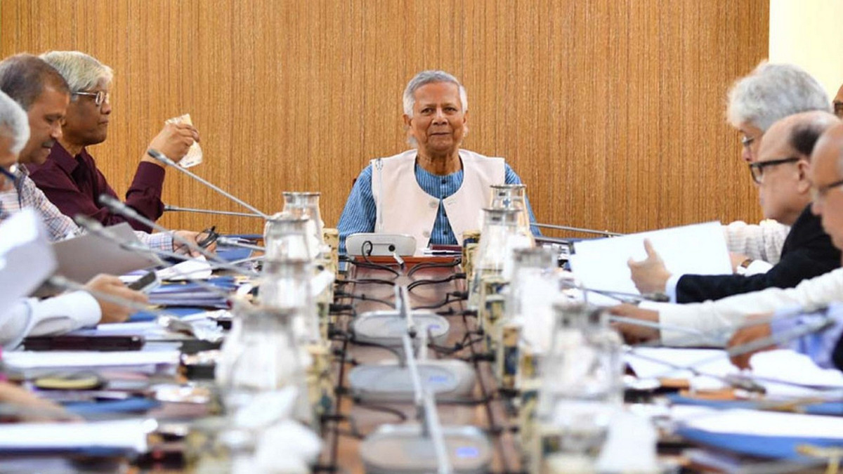 গুঞ্জনের ঝড়ের মাঝেই উপদেষ্টা পরিষদের রুদ্ধদ্বার বৈঠক শেষ