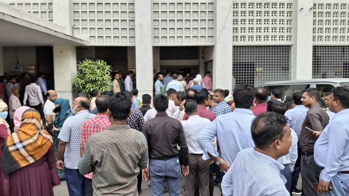 নতুন ঘোষণা দিলেন সরকারি কর্মকর্তা-কর্মচারীরা