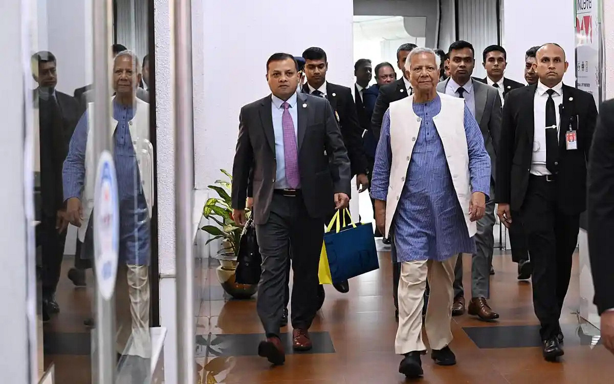 ভিআইপি ফ্লাইটে বড় পরিবর্তন, জানালেন প্রধান উপদেষ্টা