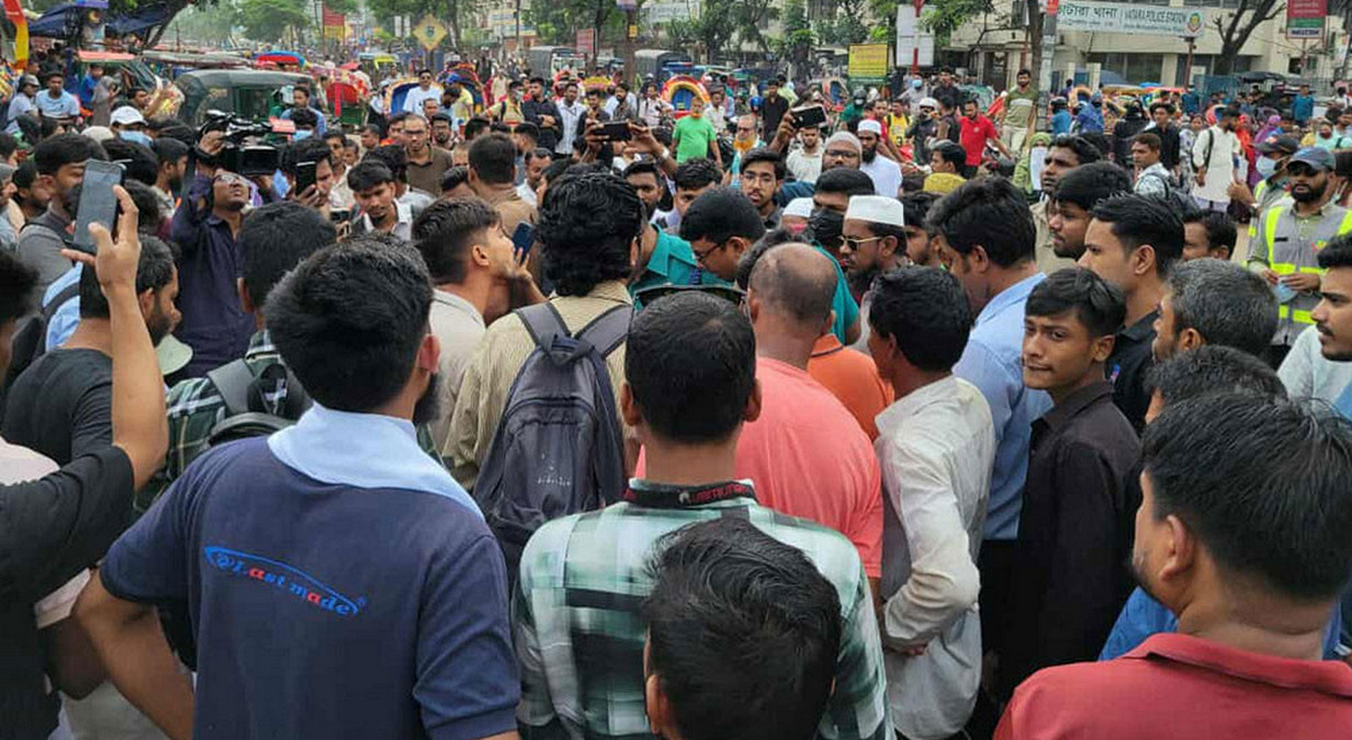 দাবি না মানলে রবিবার ‘ঢাকা ব্লকেড’