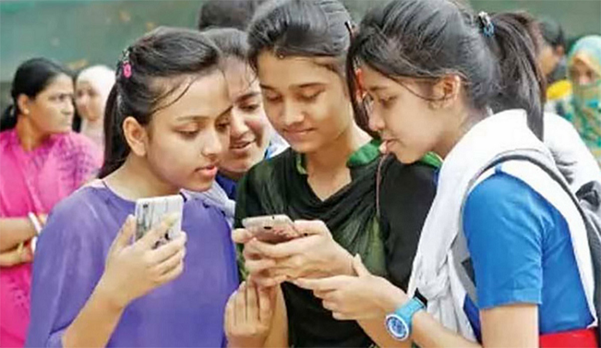 চলছে SSC বোর্ড চ্যালেঞ্জ ২০২৫: খাতা চ্যালেঞ্জ করবেন সবার আগে যেভাবে