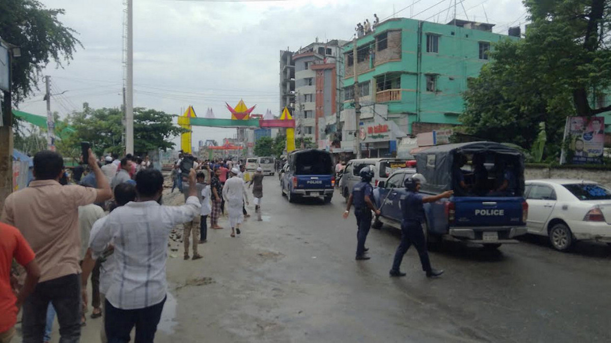 গোপালগঞ্জে এনসিপির গাড়িবহরে হামলা, সংঘর্ষে উত্তপ্ত লঞ্চঘাট