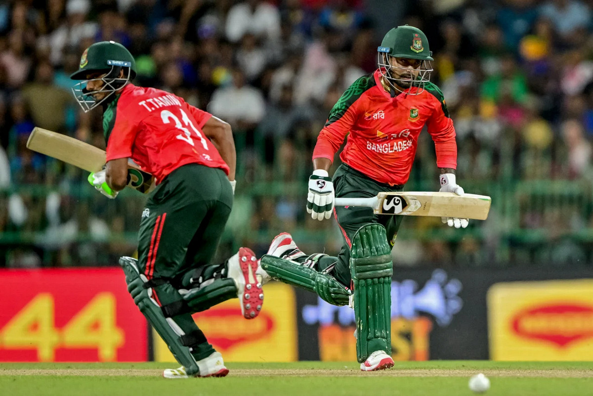 তানজিদের ঝড়ো ব্যাটিংয়ে জয়ের দ্বারপ্রান্তে বাংলাদেশ