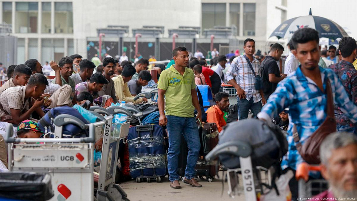 মালয়েশিয়া শ্রমবাজারে অনিশ্চয়তা, ১৮ হাজার কর্মী অপেক্ষায়