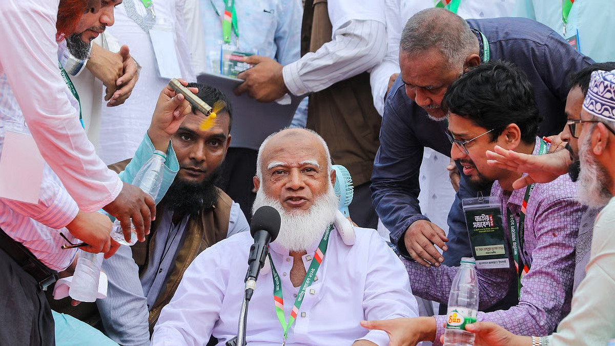 সমাবেশে বক্তব্যরত অবস্থায় অসুস্থ জামায়াত আমির, হাসপাতালে ভর্তি